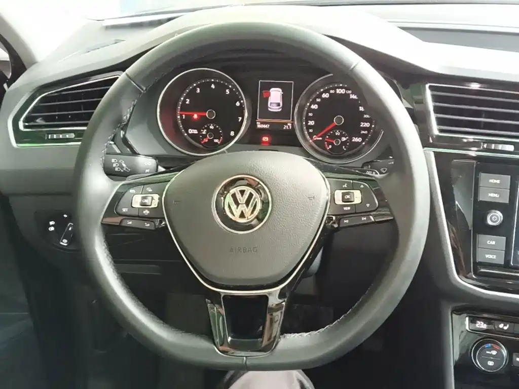 Volkswagen Tiguan L — миниатюра 11