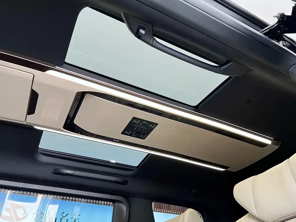 Toyota Alphard — миниатюра 14