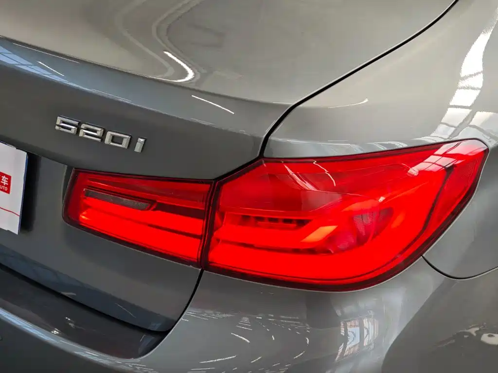 BMW 5 Series (Import) — миниатюра 18