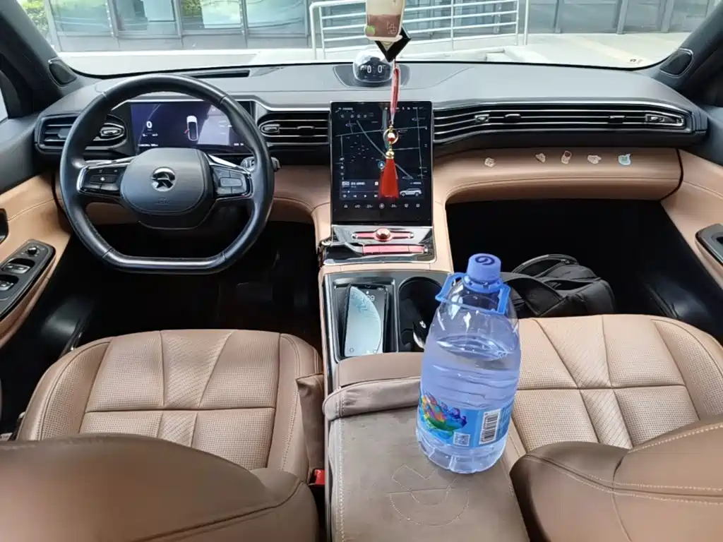 NIO ES8 — миниатюра 10