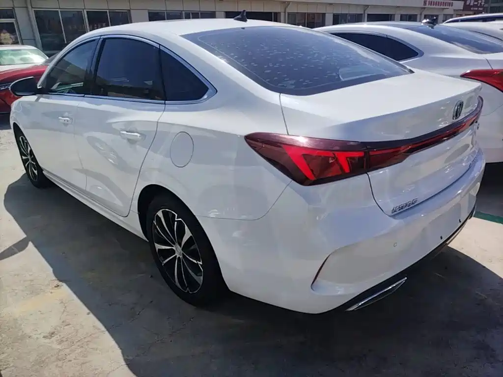 Changan Eado — миниатюра 5