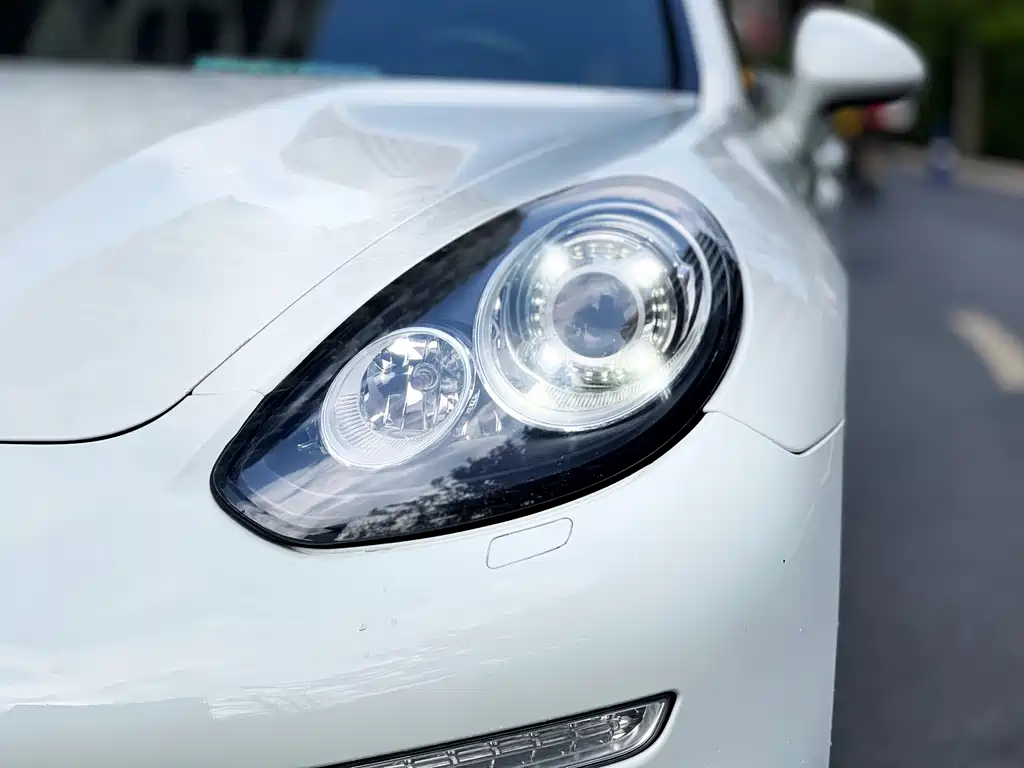Porsche Panamera 2013 Panamera Platinum Edition 3.6L