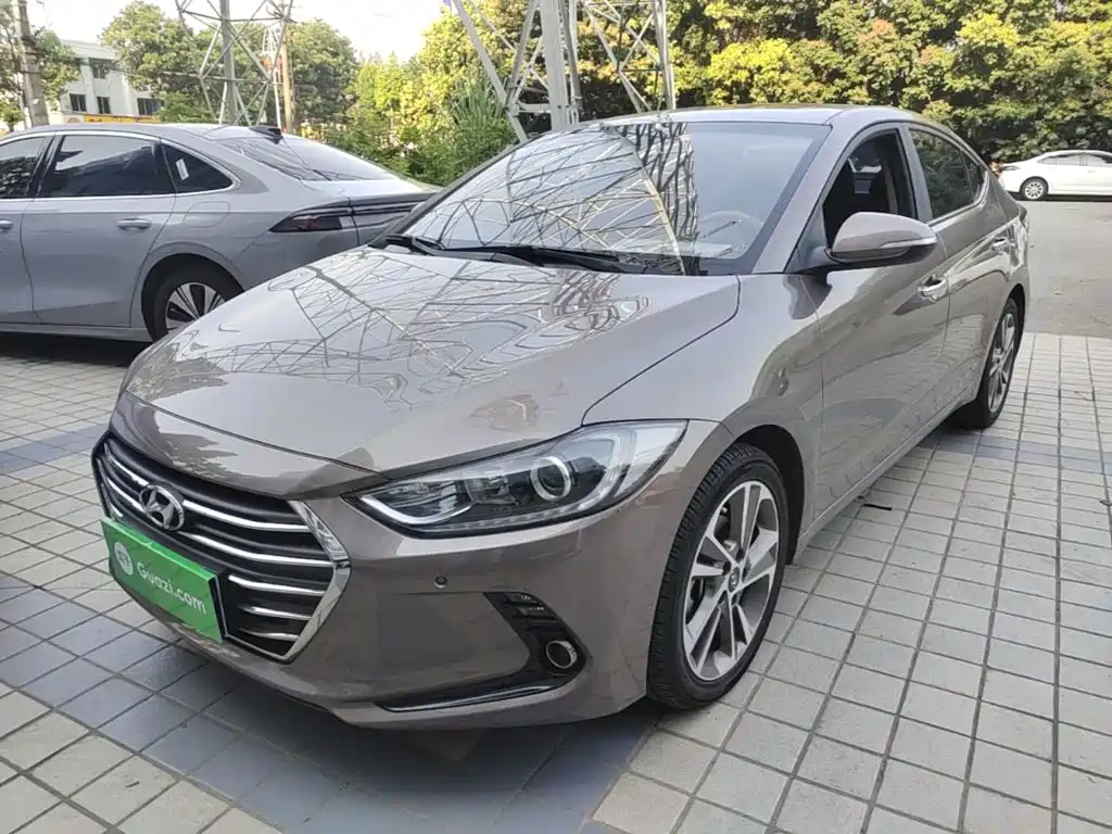 Hyundai Elantra — миниатюра 2