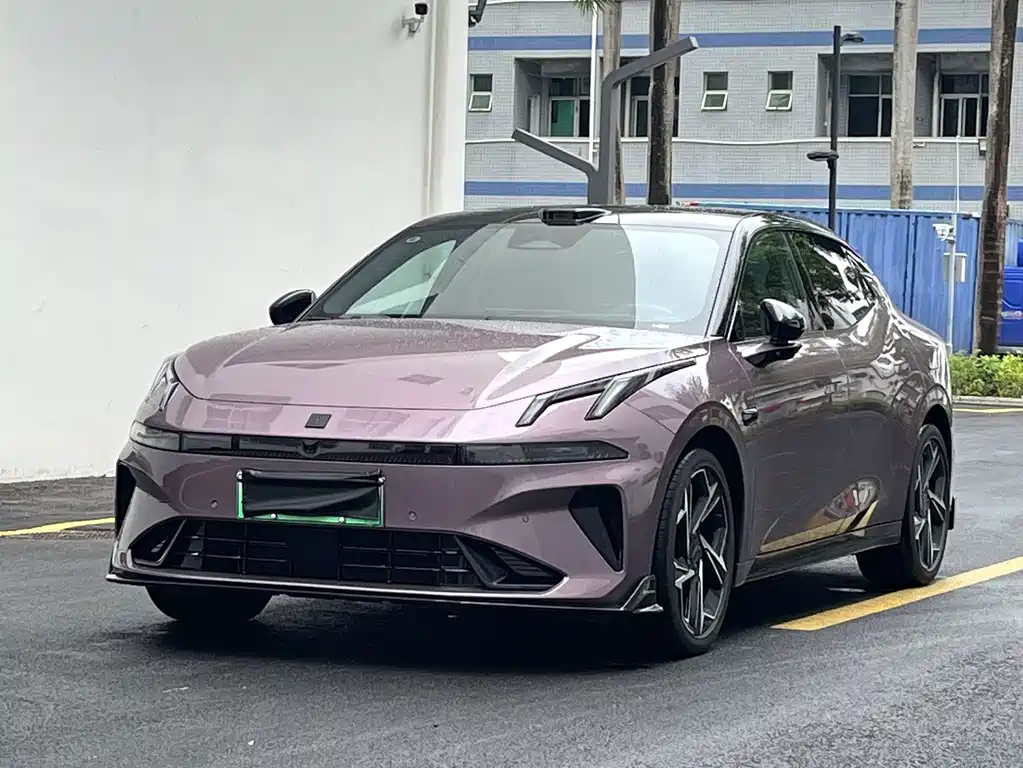 Lynk & Co 07 EM-P
