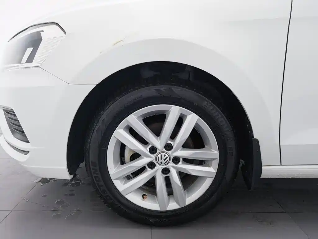 Volkswagen Jetta — миниатюра 17