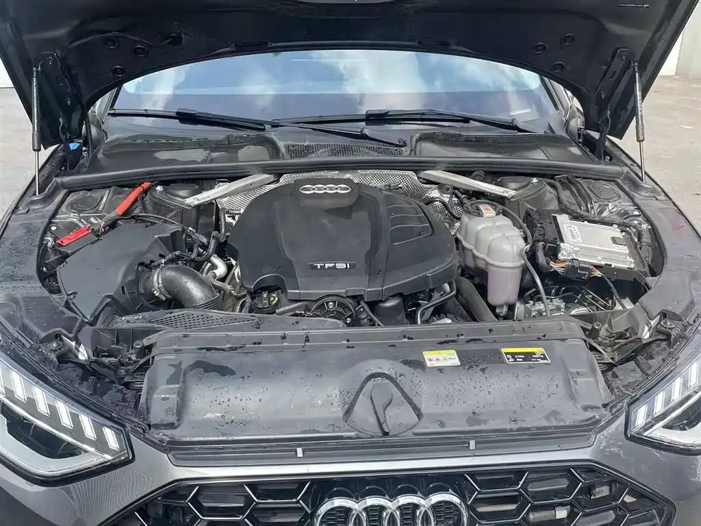 Audi A4L 2023 40 TFSI Luxury