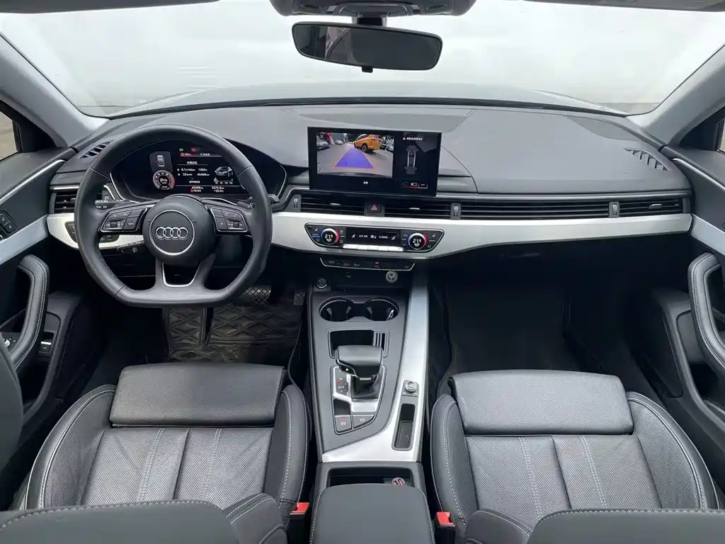 Audi A4L 2023 40 TFSI Luxury