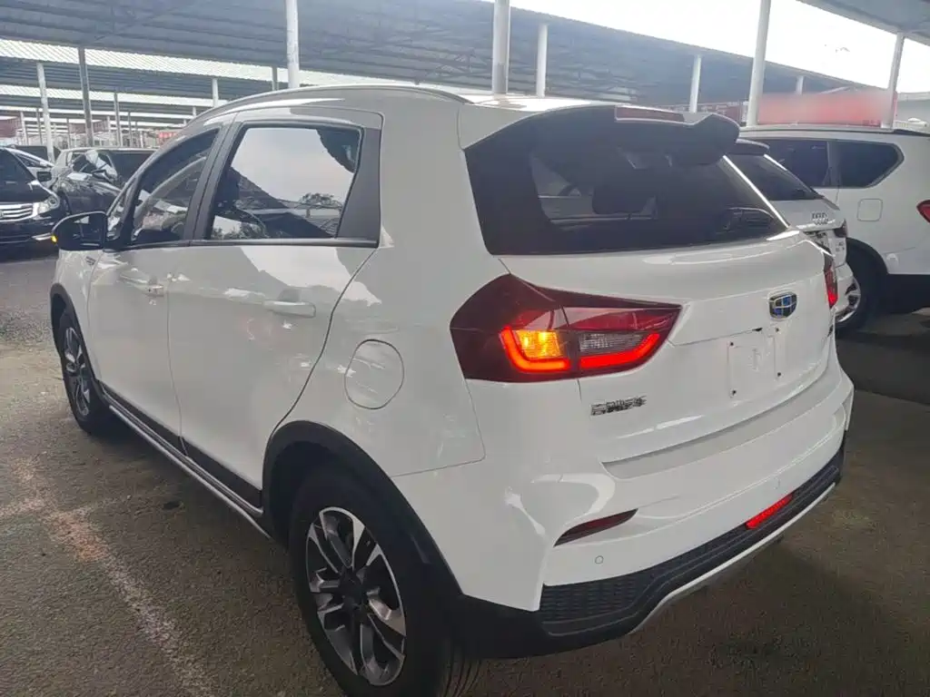 Geely Vision X3 — миниатюра 5