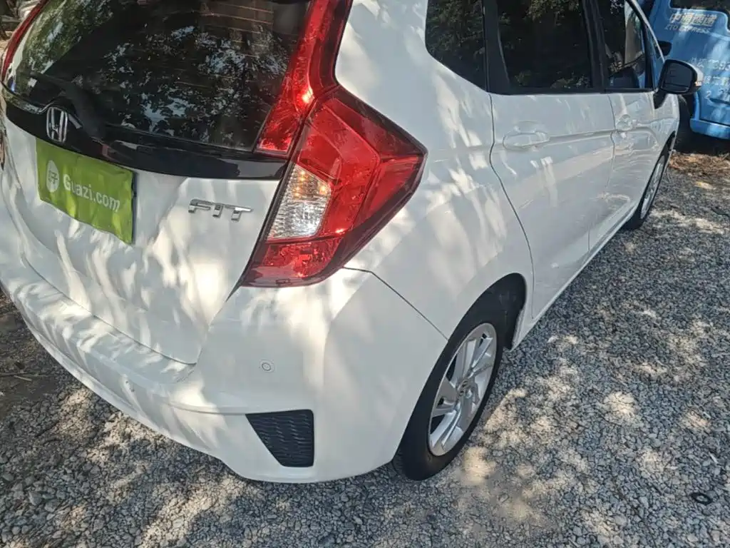 Honda Fit — миниатюра 8