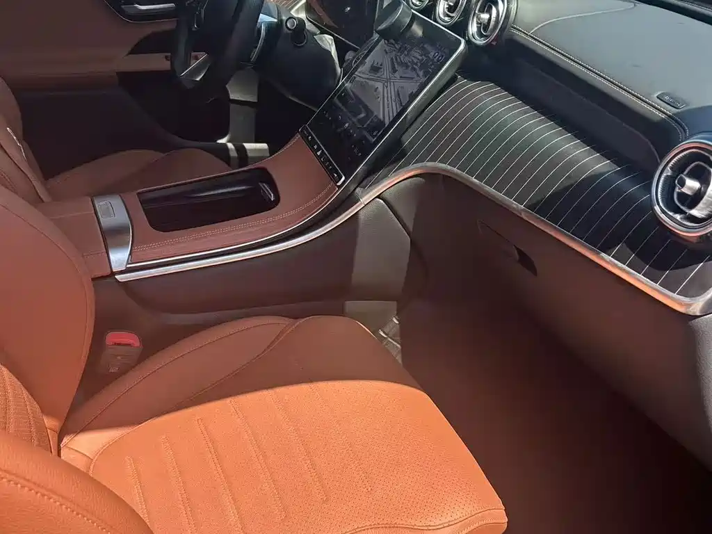 Mercedes-Benz GLC — миниатюра 12