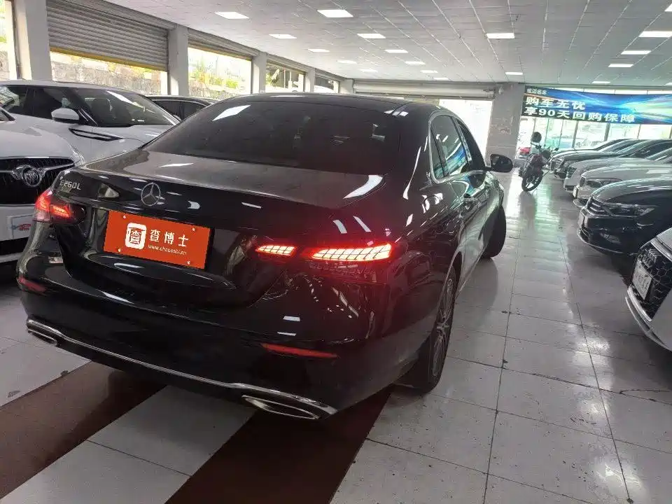 Mercedes-Benz E-Class — миниатюра 2