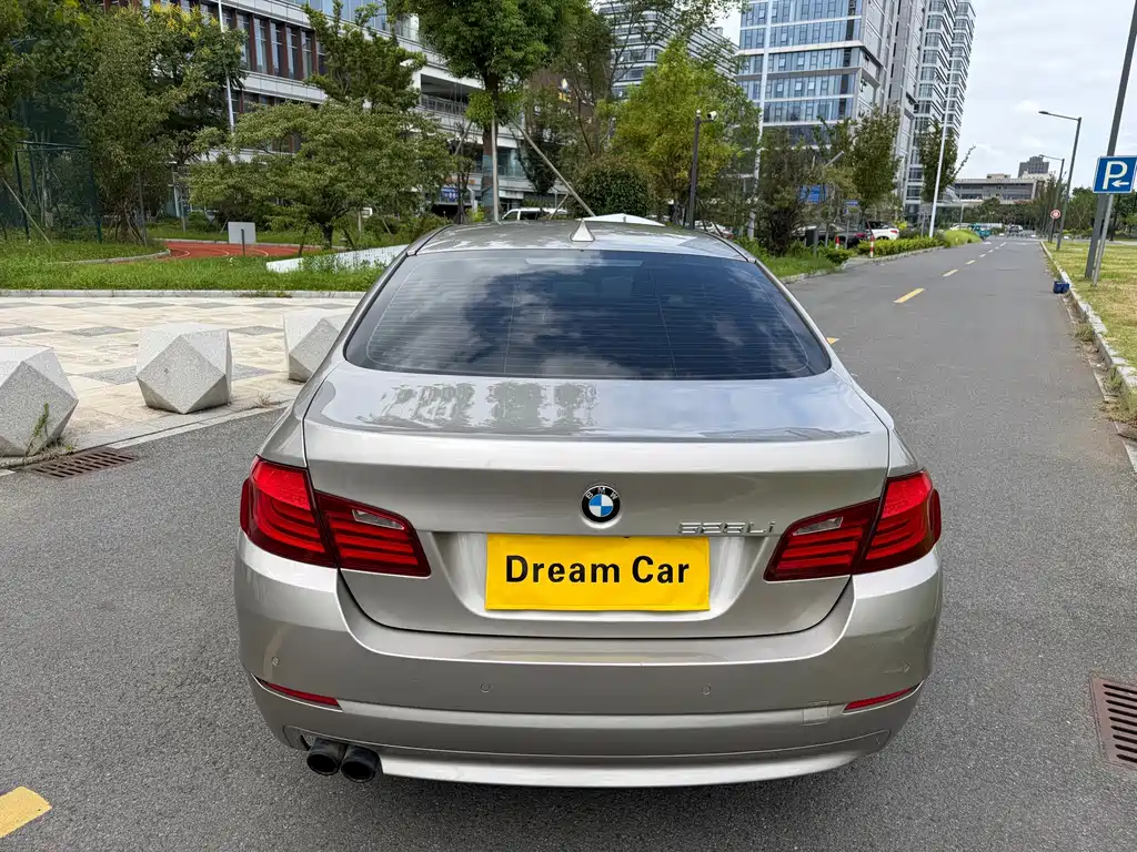 BMW 5 Series — миниатюра 5