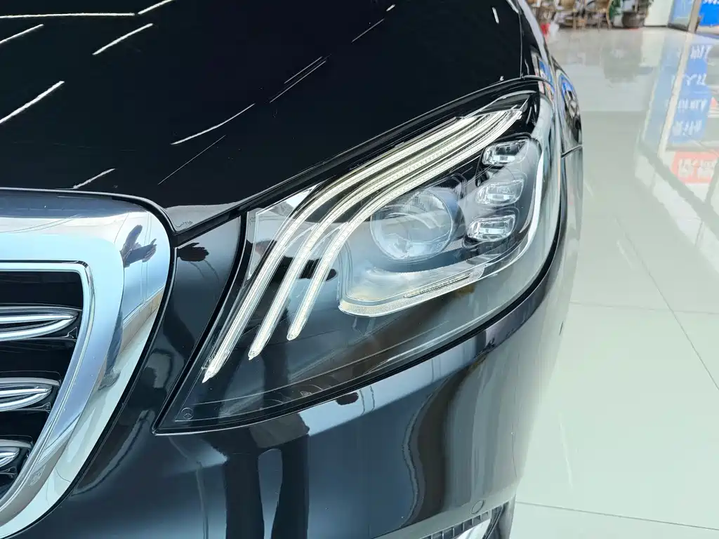 Mercedes-Benz S-Class — миниатюра 13