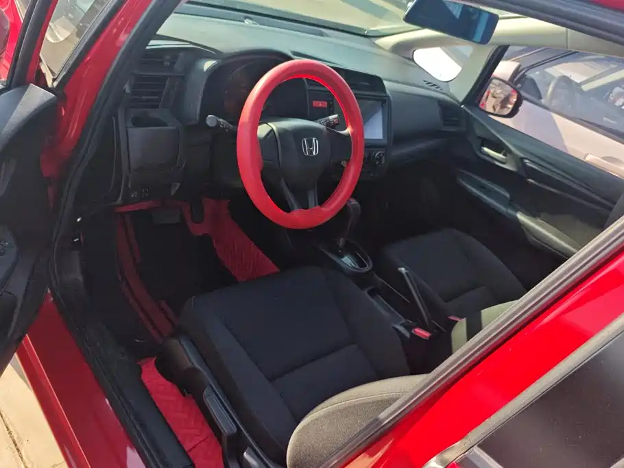 Honda Fit — миниатюра 9
