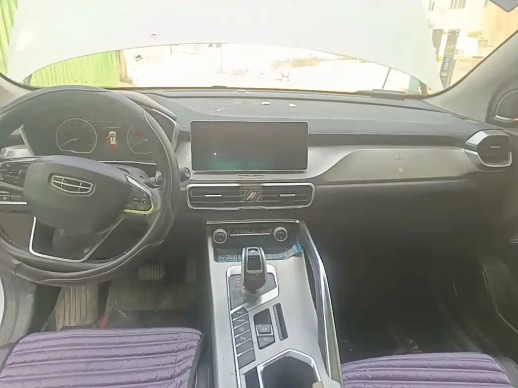 Geely Binyue — миниатюра 13