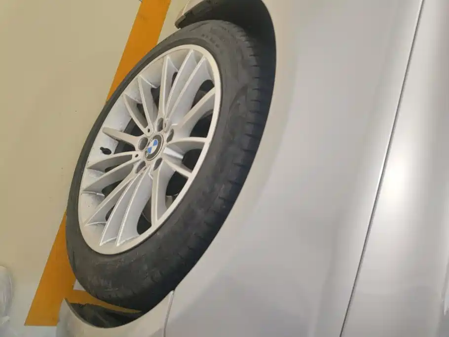 BMW 7 Series — миниатюра 6