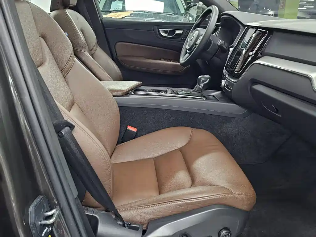Volvo XC60 — миниатюра 15
