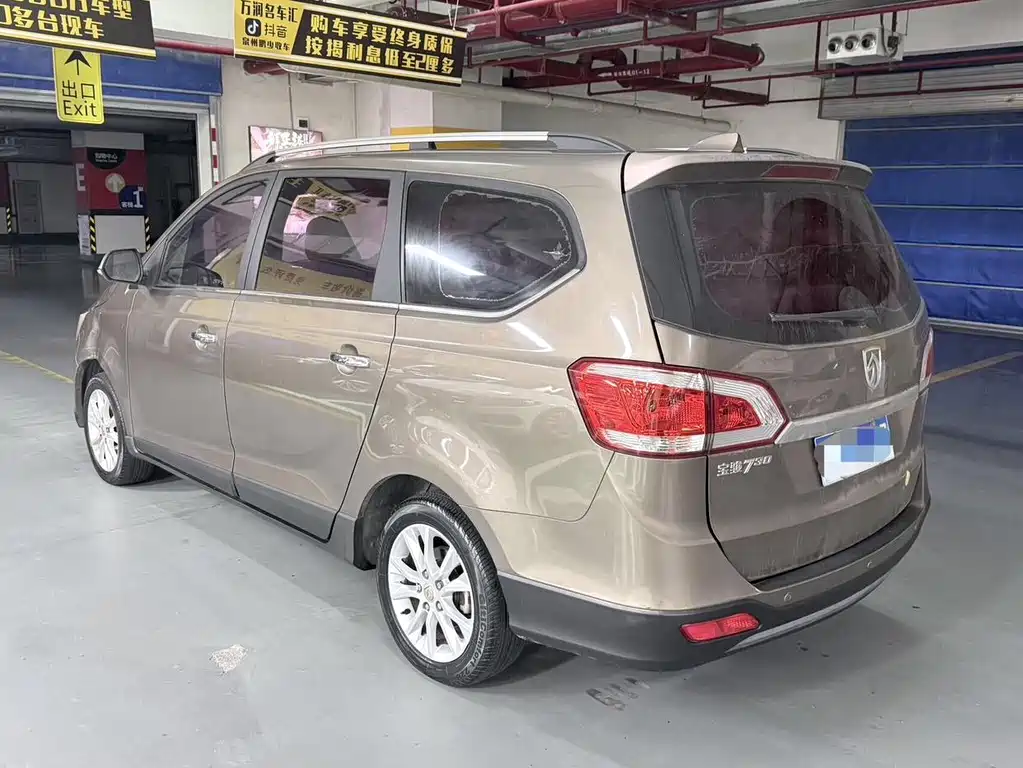 Baojun 730 2014 1.5L MT Luxury ESP 7 мест