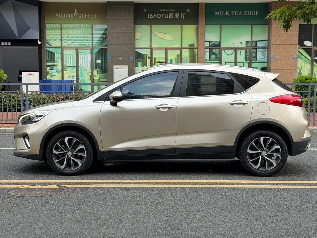 Geely Emgrand GS — миниатюра 12