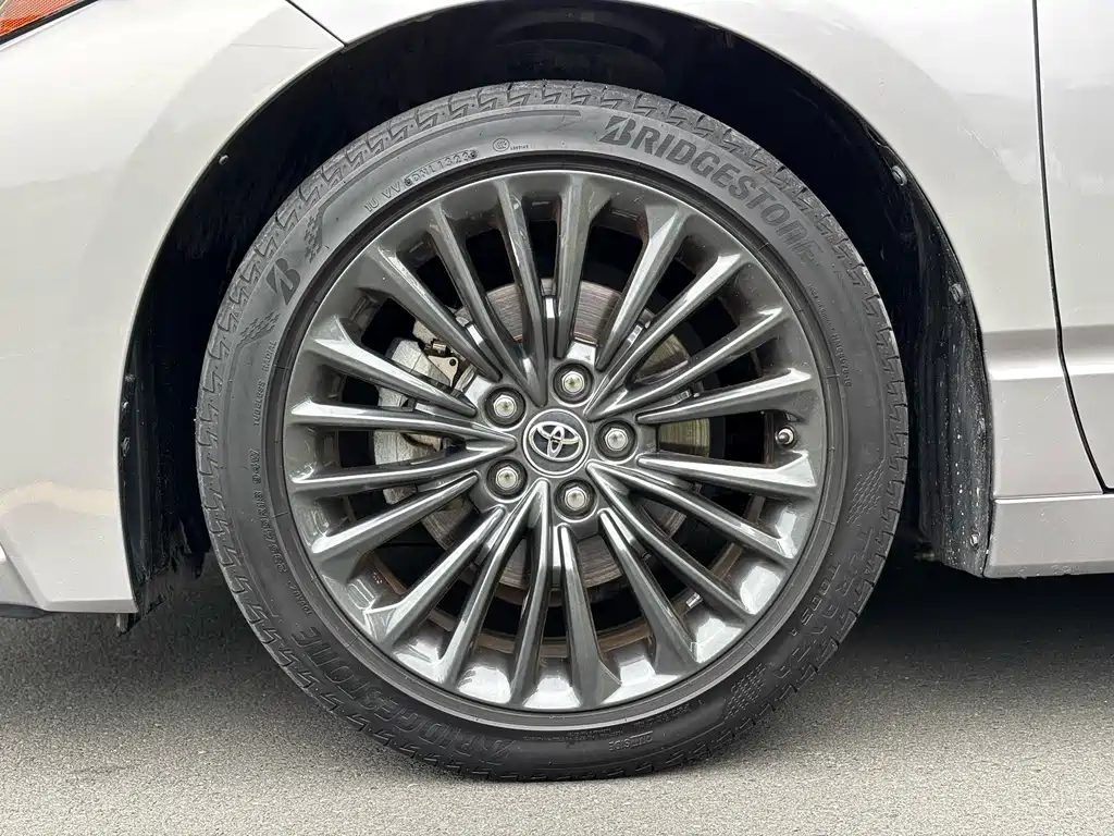 Toyota Avalon — миниатюра 26