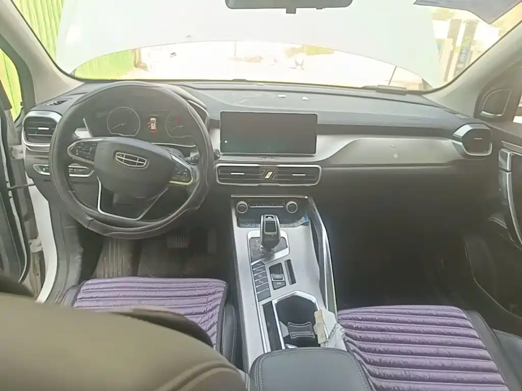 Geely Binyue — миниатюра 10