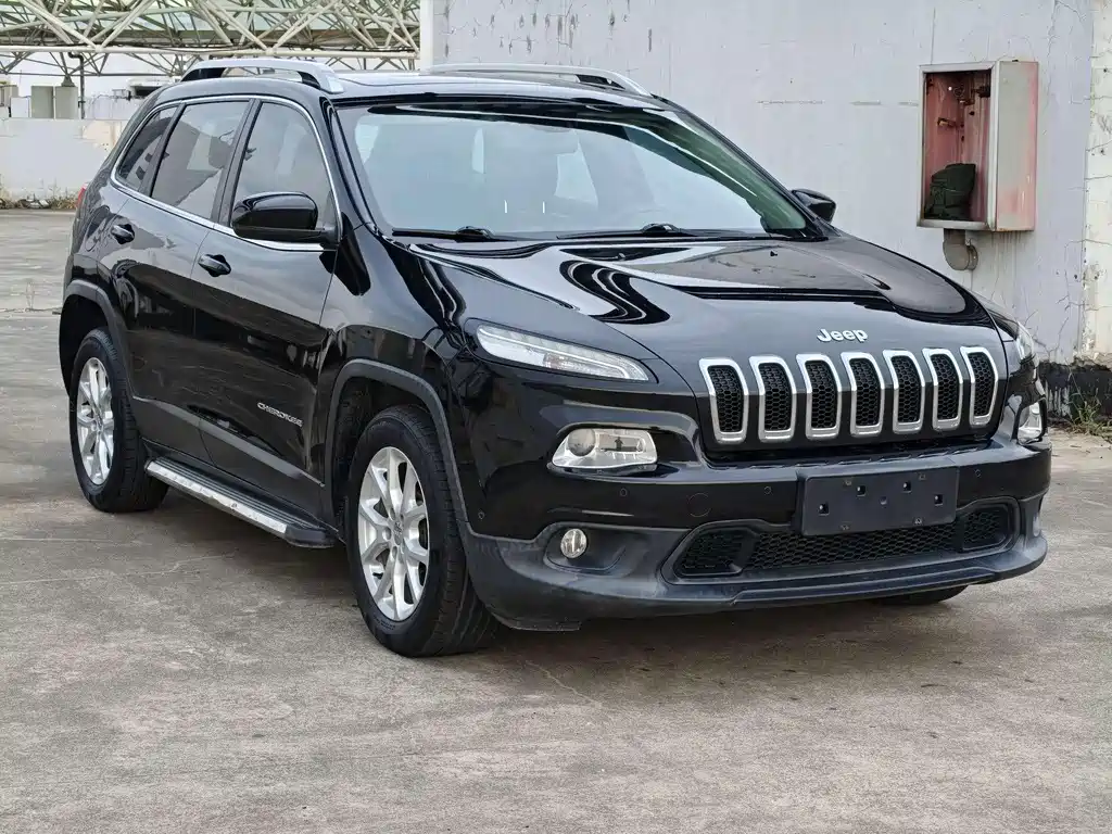 Jeep Cherokee 2.4L Leading Edition, фото 3