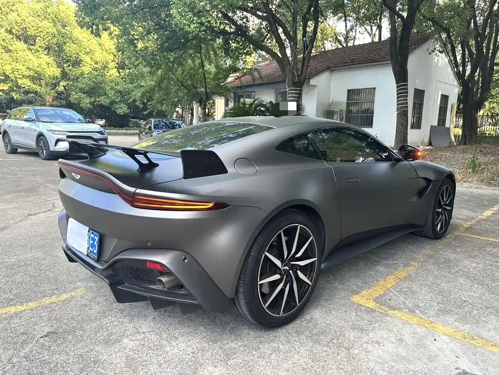Aston Martin V8 Vantage — миниатюра 9