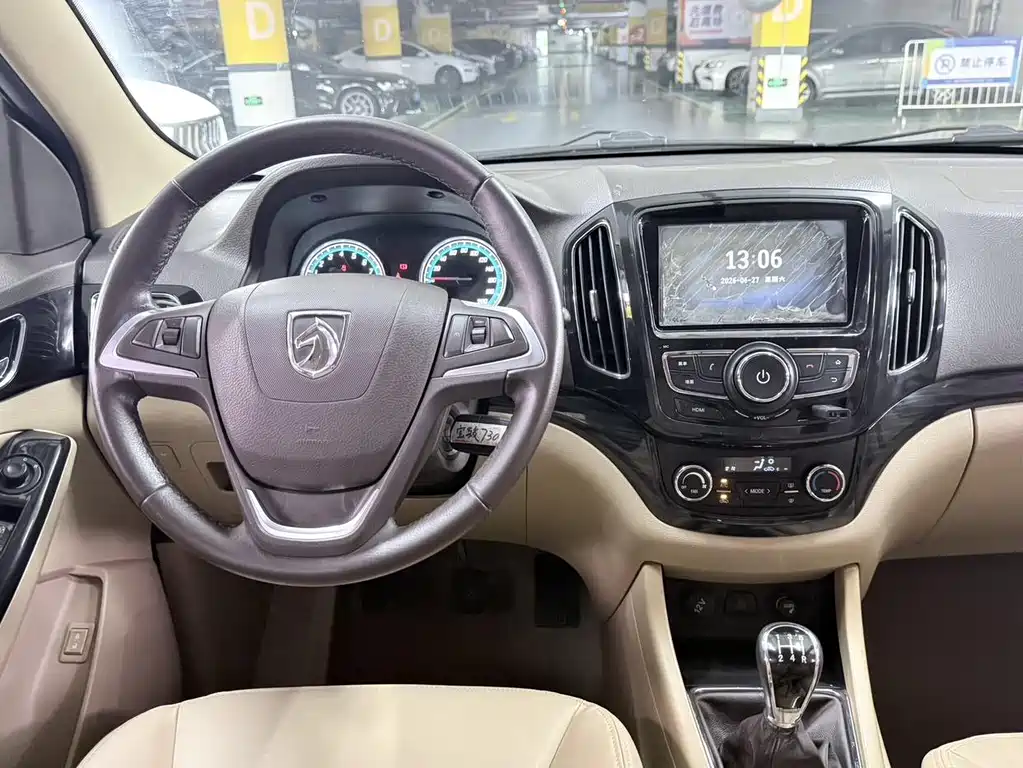 Baojun 730 2014 1.5L MT Luxury ESP 7 мест