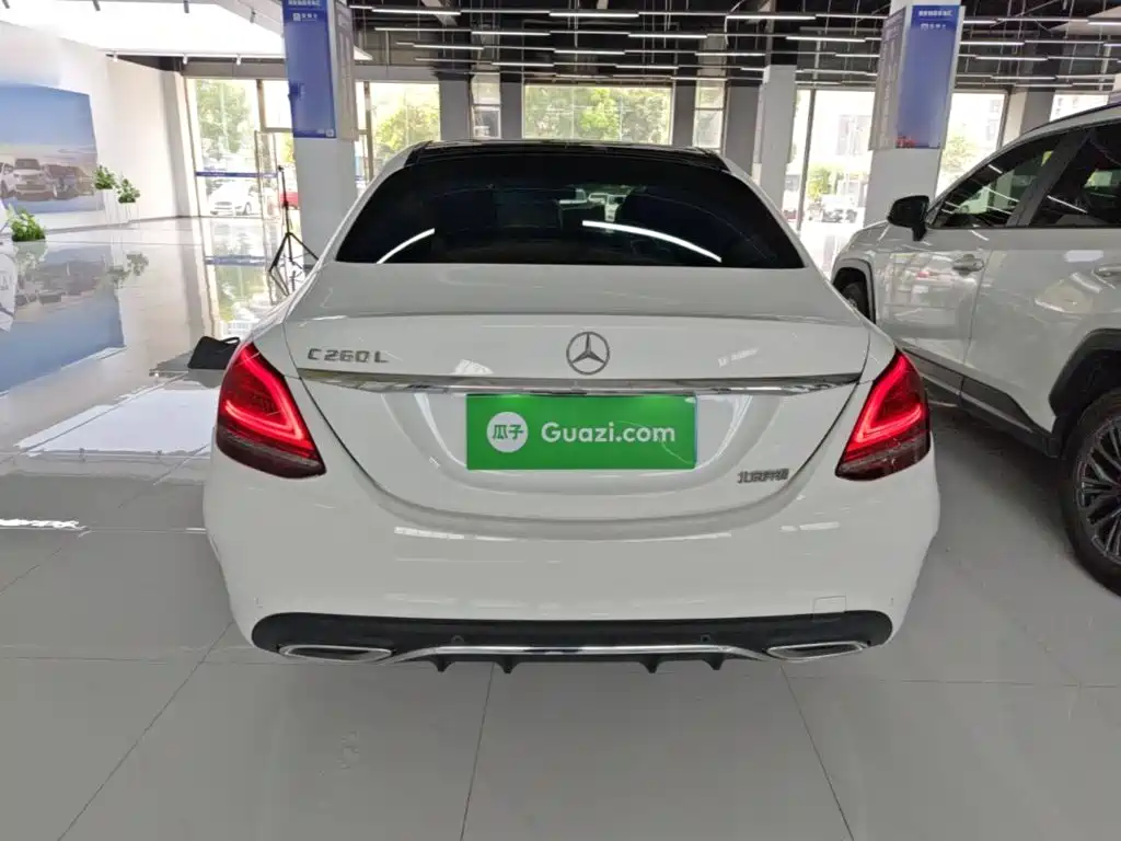 Mercedes-Benz C-Class — миниатюра 6