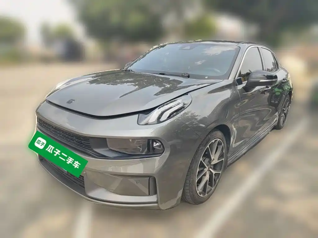 Lynk & Co 03