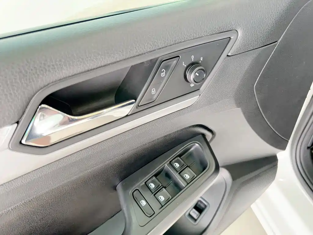 Volkswagen Lamando — миниатюра 15
