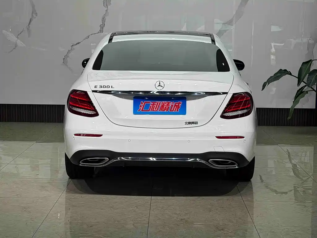 Mercedes-Benz E-Class — миниатюра 20