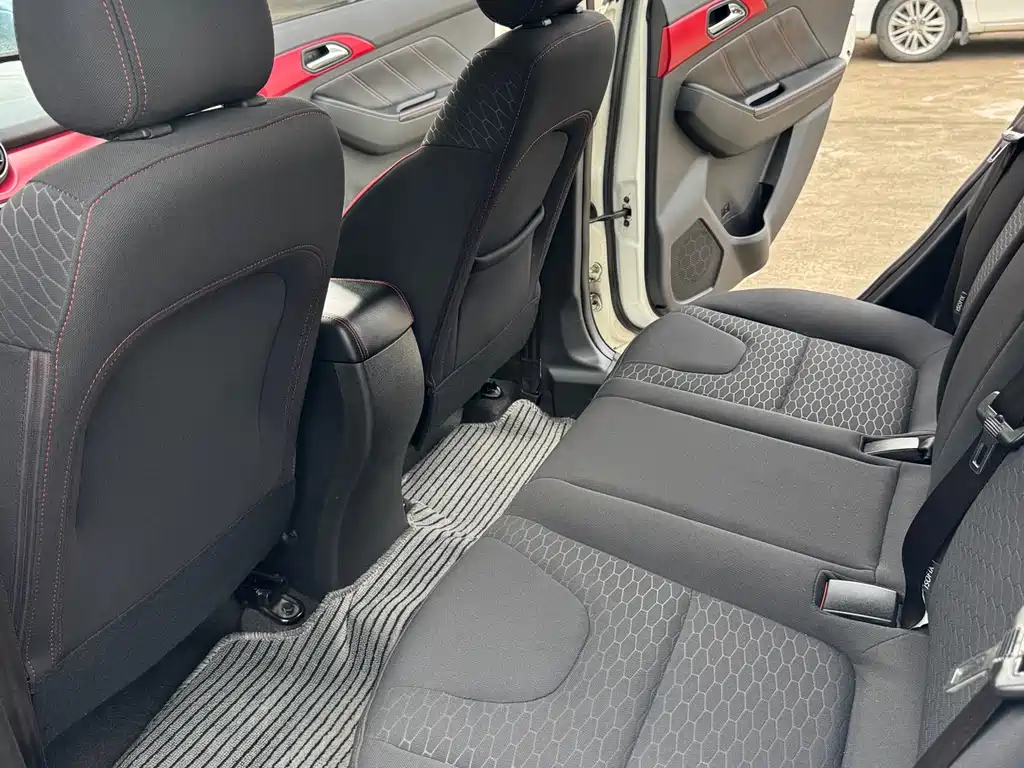 BAIC Senova X35 — миниатюра 12