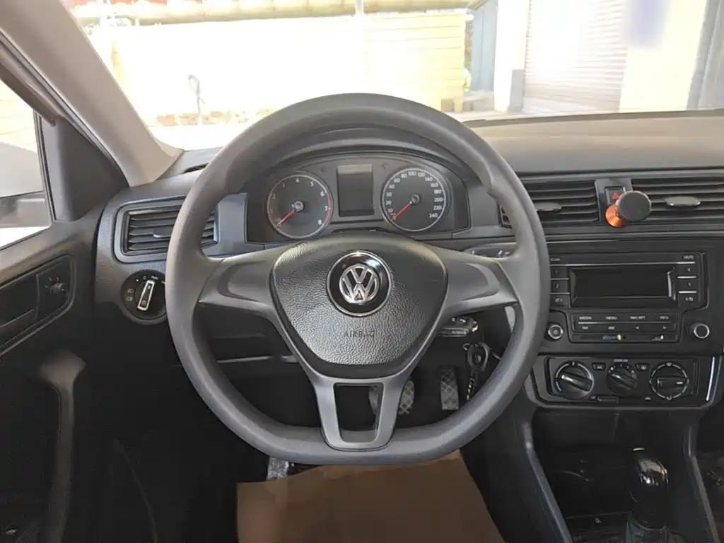 Volkswagen Santana — миниатюра 11