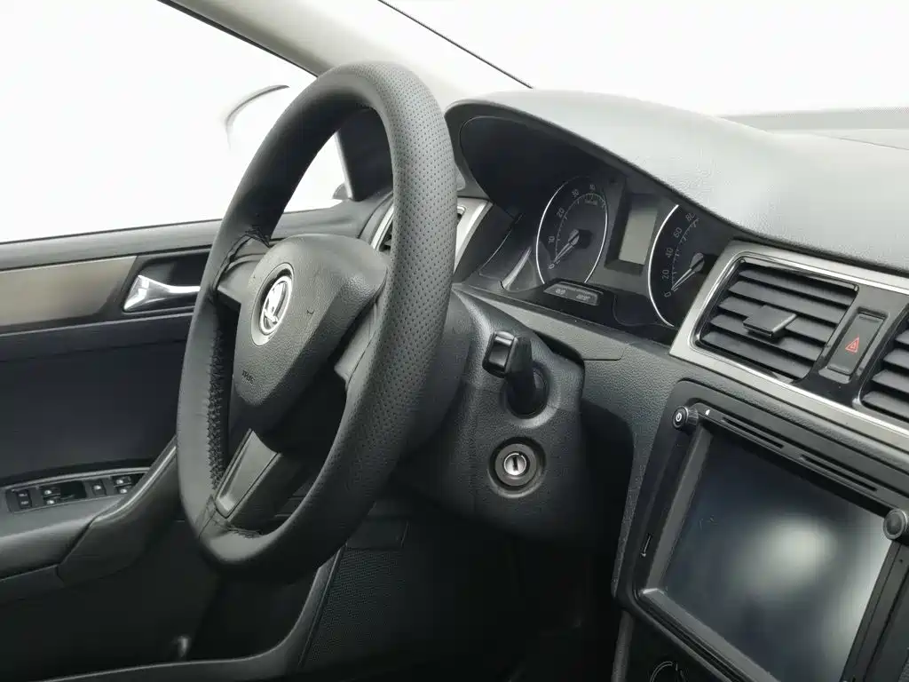 Skoda Rapid Spaceback — миниатюра 22
