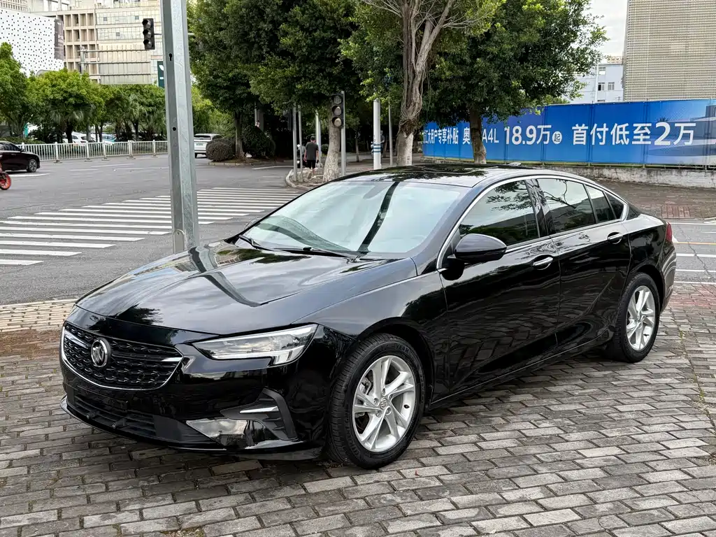 2021 Buick Regal - zdjęcie 1 z 21