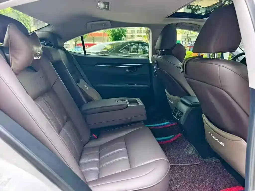 Lexus ES — миниатюра 9