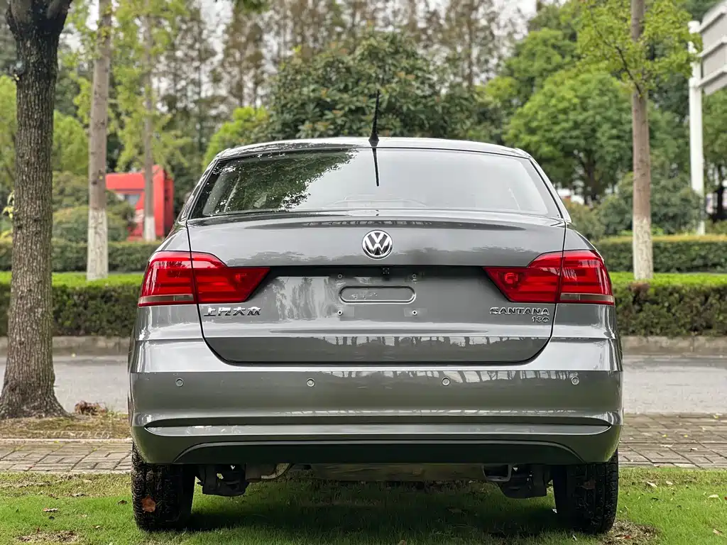 Volkswagen Santana — миниатюра 8