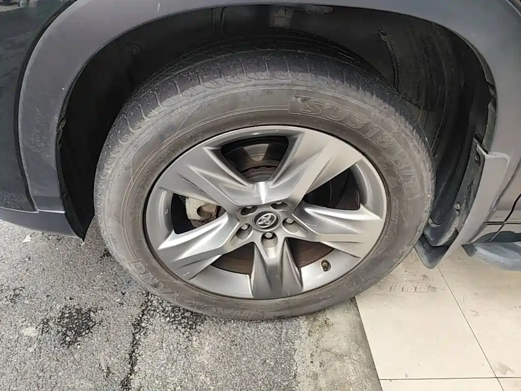 Toyota Highlander — миниатюра 23