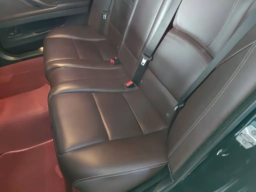 BMW 5 Series — миниатюра 17