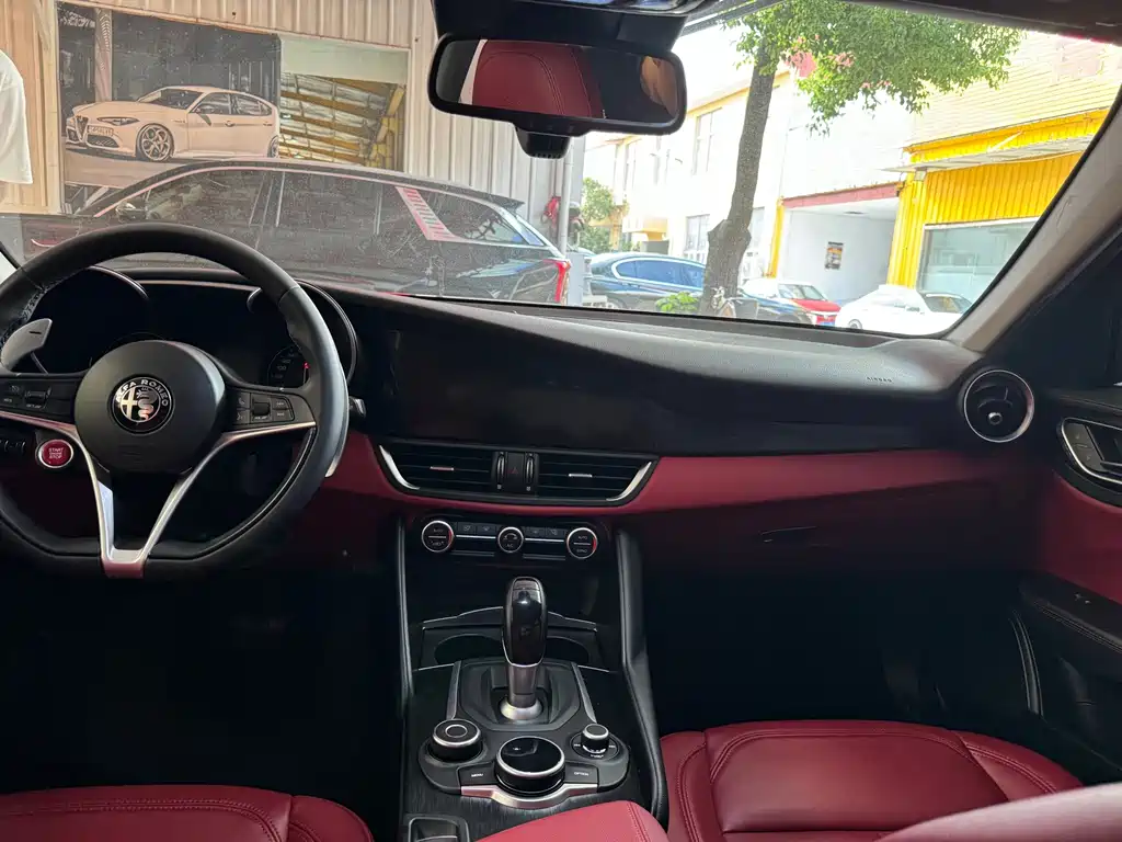 Alfa Romeo Giulia — миниатюра 4