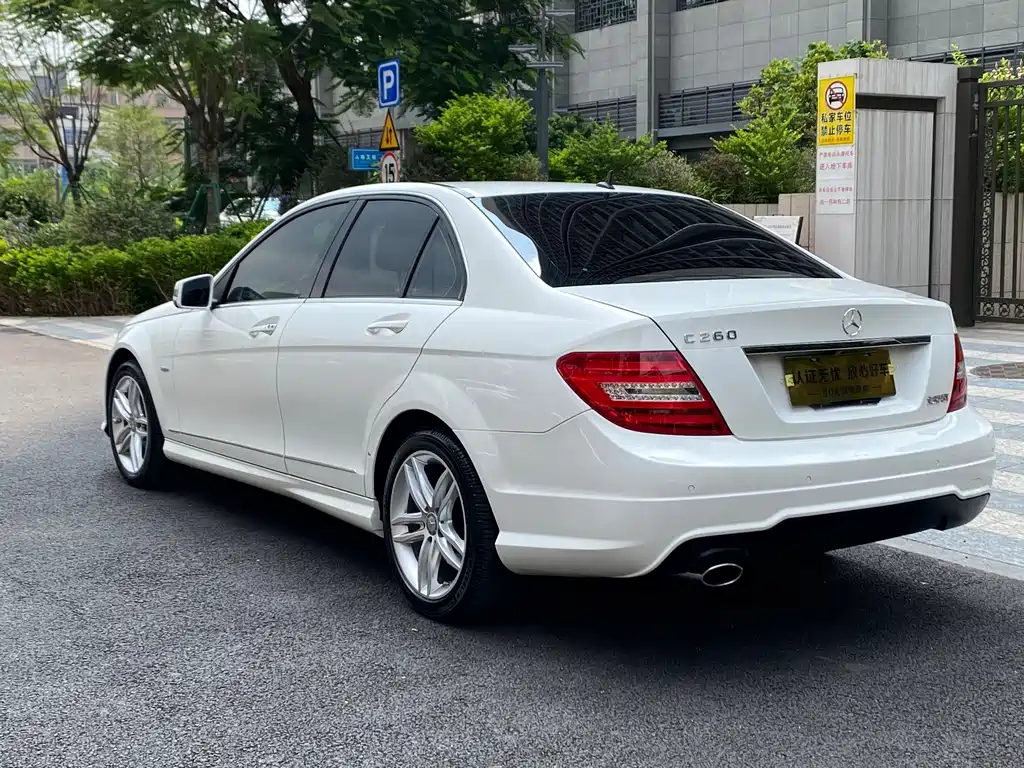 Mercedes-Benz C-Class — миниатюра 5