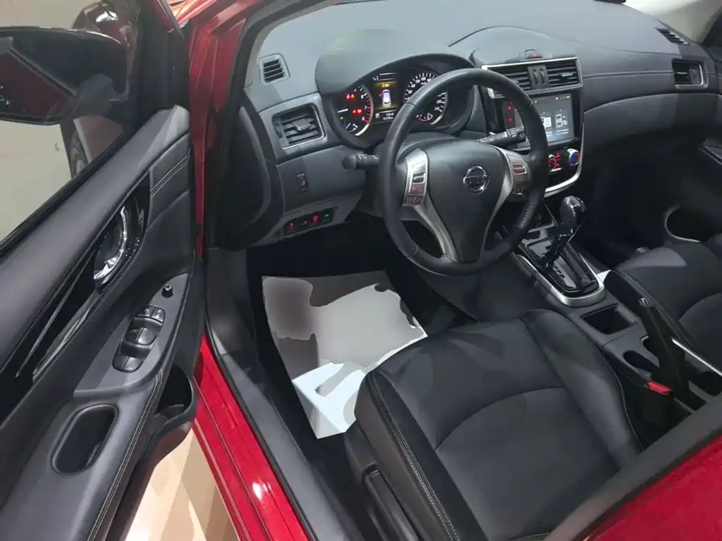 Nissan Tiida — миниатюра 16