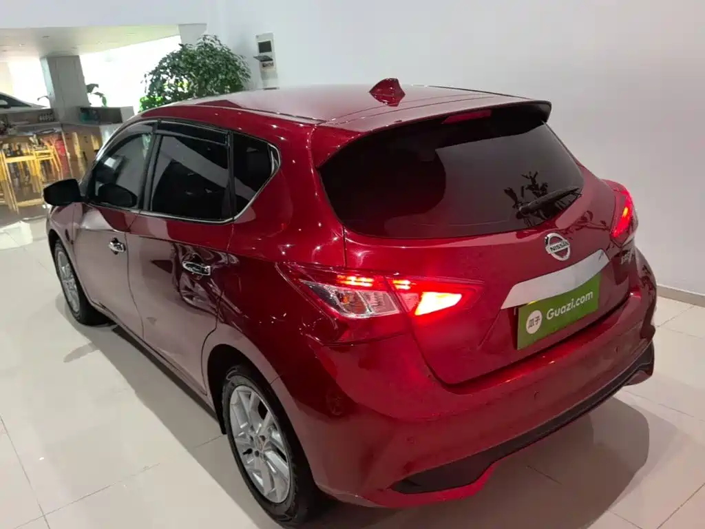Nissan Tiida — миниатюра 5