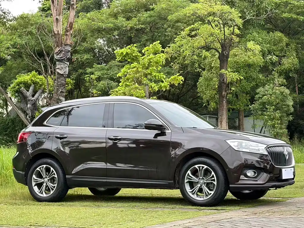 Borgward BX7 — миниатюра 3
