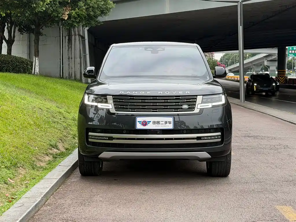 Land Rover Range Rover 2023 3.0 L6 360PS