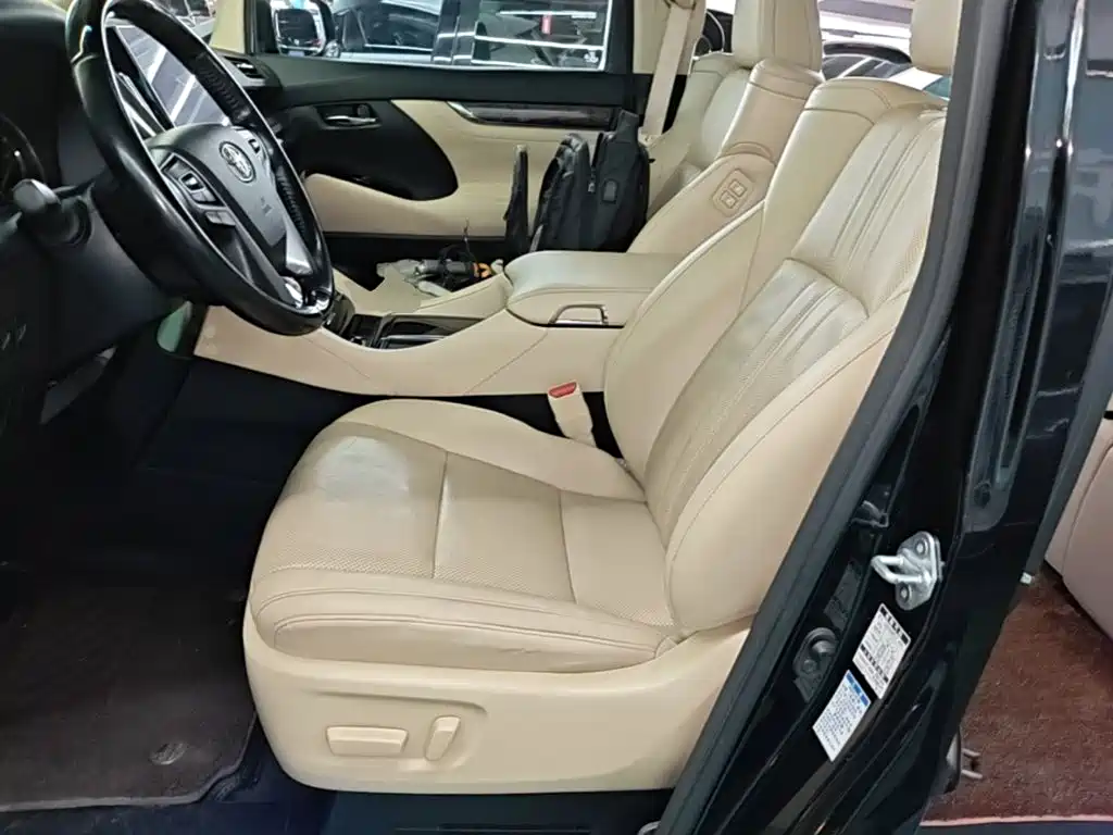 Toyota Vellfire — миниатюра 15