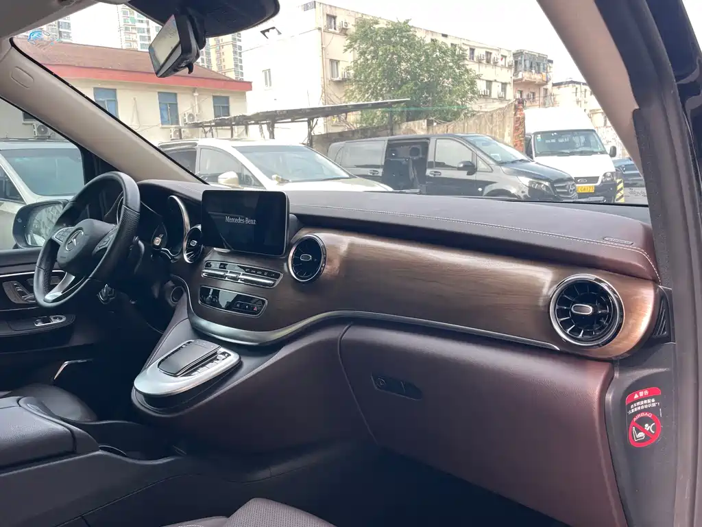 Mercedes-Benz V-Class V 2022 V 260 L Luxury