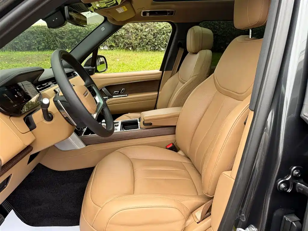 Land Rover Range Rover 2023 3.0 L6 360PS