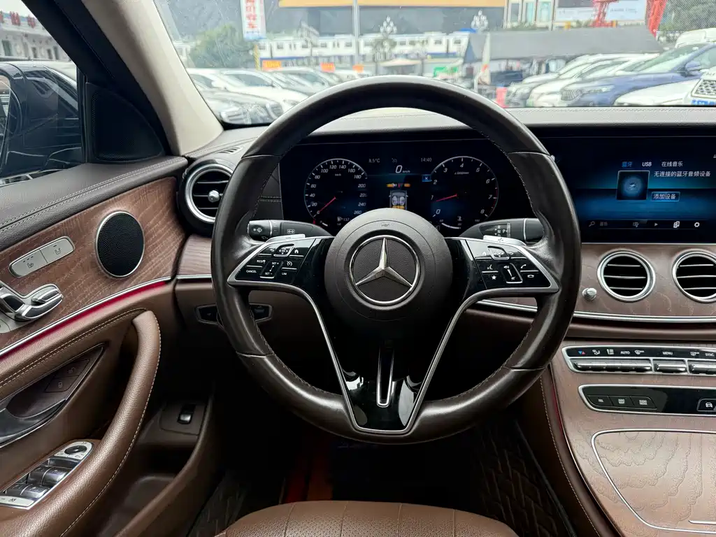 MERCEDES-BENZ E CLASS